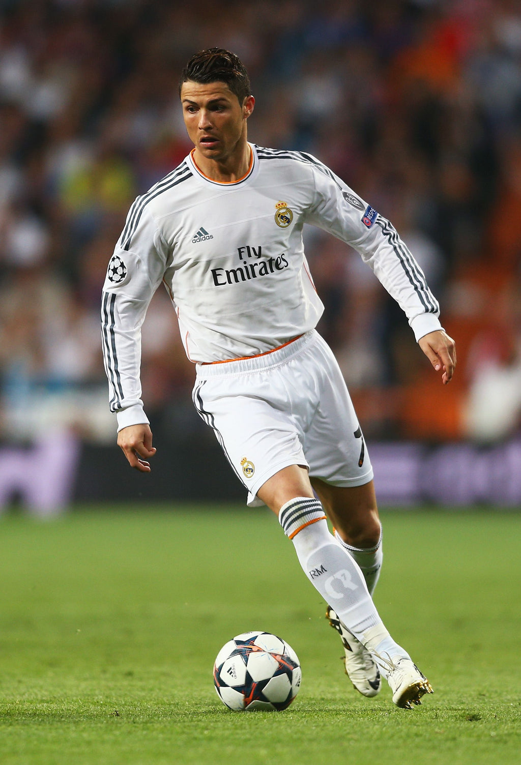 Jersey Retro Real Madrid Local 13-14  Manga Larga Numero 7 Cristiano Version Aficionado Calidad Premium