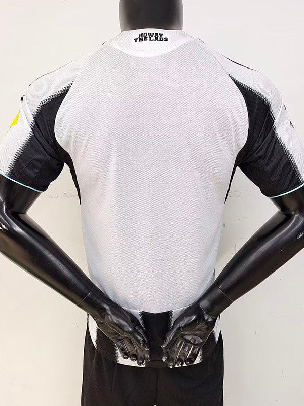 Jersey Local Newcastle United 25-26 Hombre Manga Corta Versión Jugador Calidad Premium
