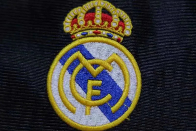 Jersey Retro Real Madrid Visita  99-00  Hombre  Manga Larga Versión Aficionado