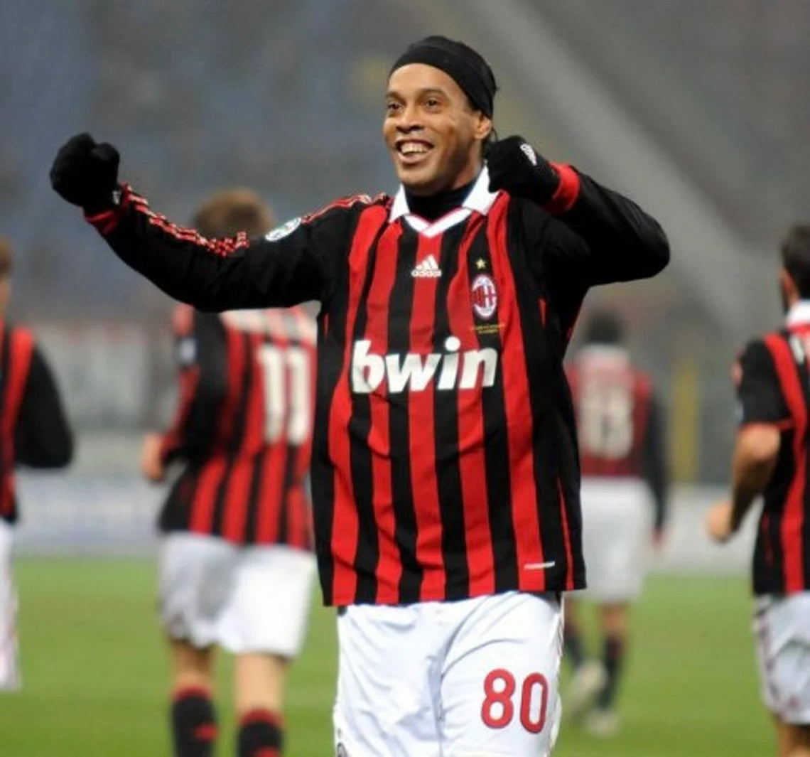 Jersey Retro AC Milan 09-10 Manga Larga Ronaldinho 80 Version Aficionado Calidad Premium
